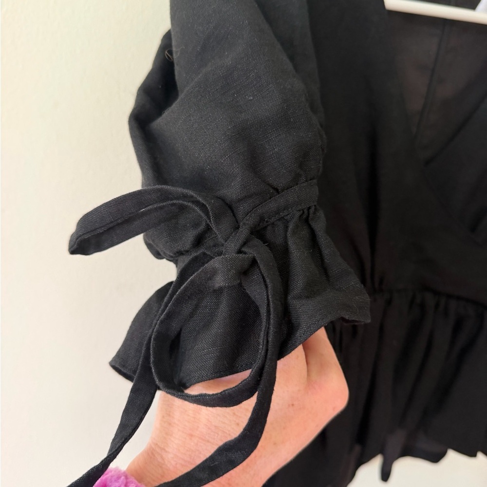 ✨ Hunter Bell Black Linen-Blend Wrap Peplum Top (XS) ✨ - Picture 3 of 11
